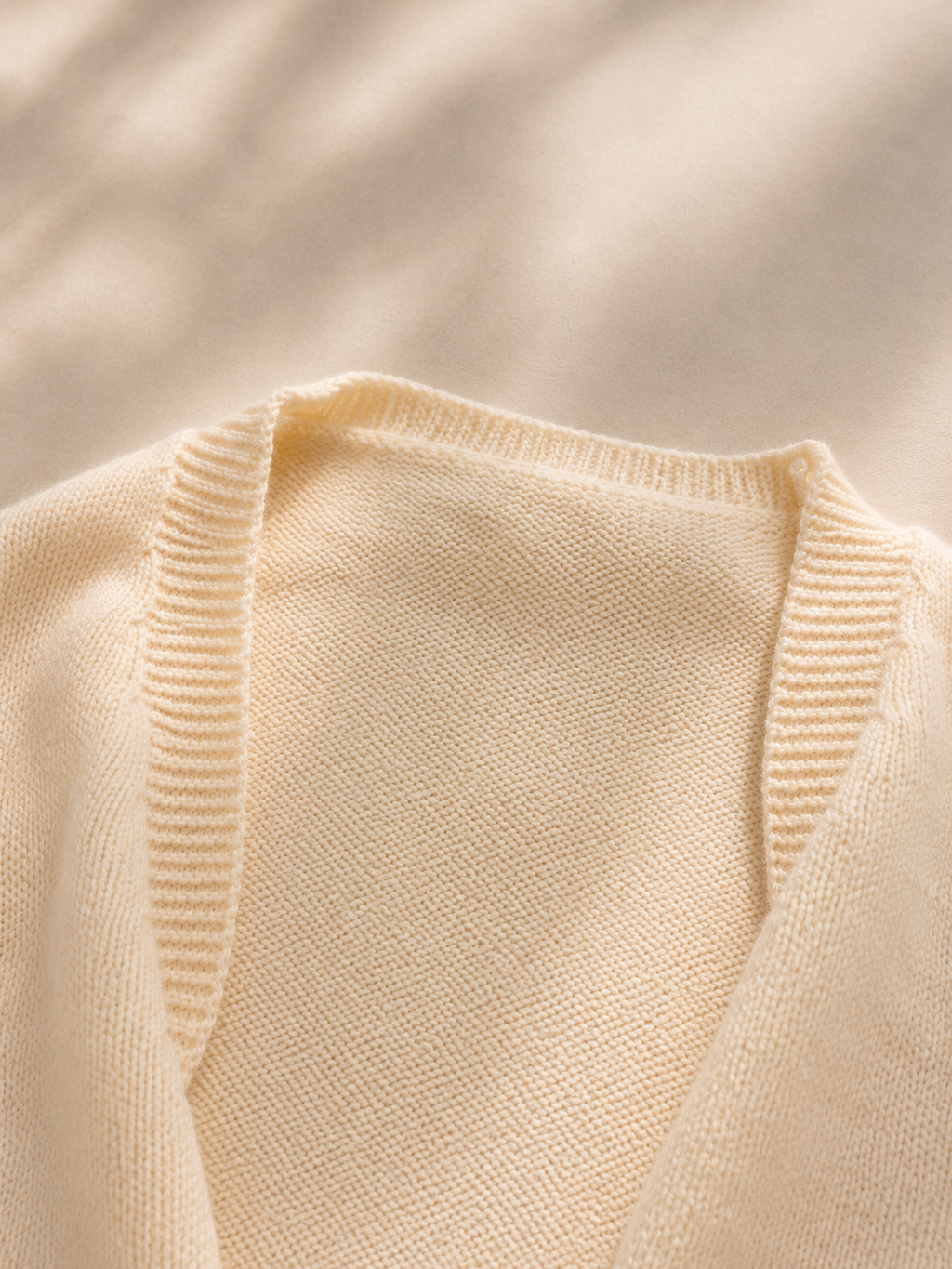 Cute Daisy & Bee Knit Cardigan - Cottagecore / Summer Layering