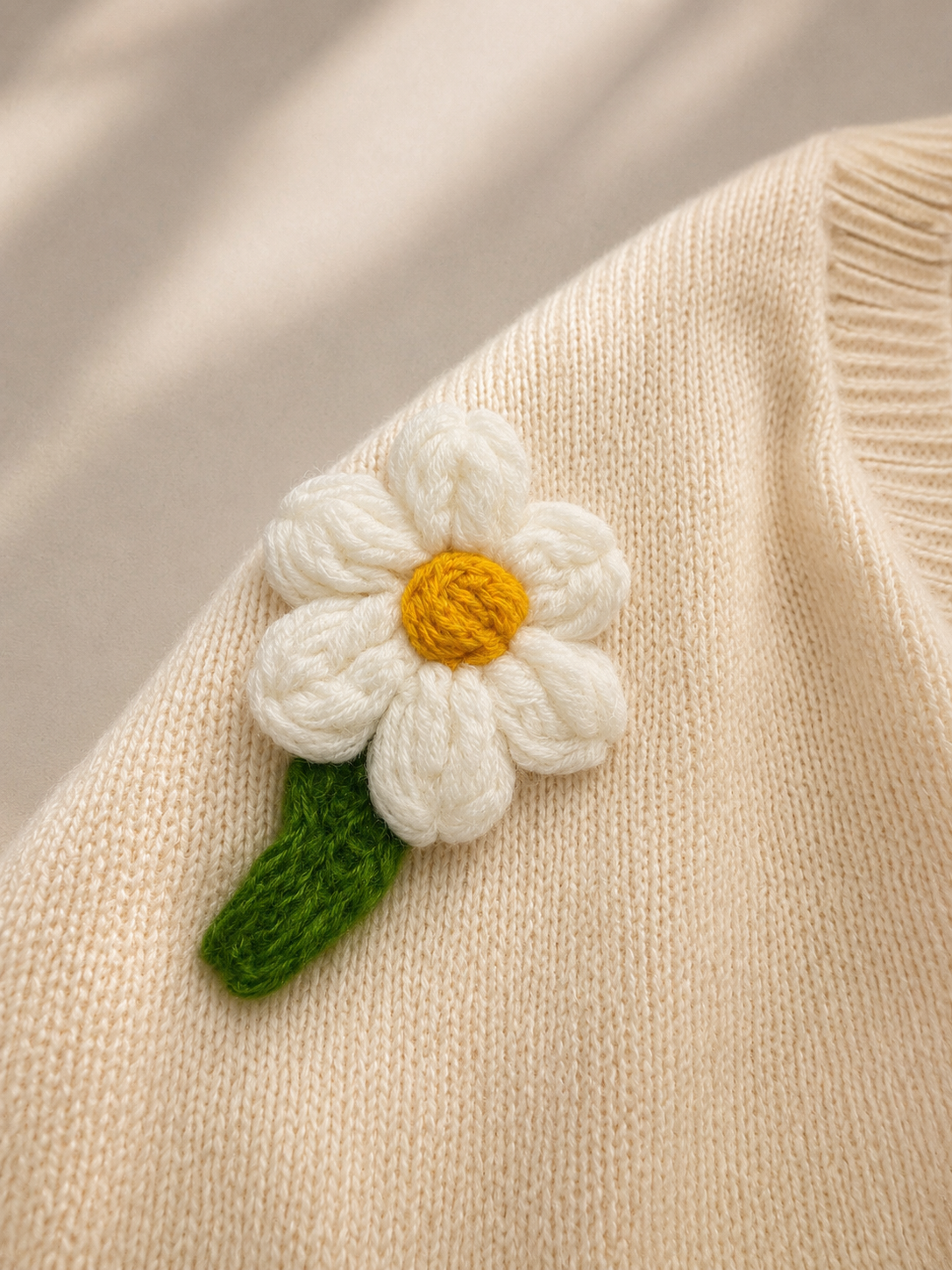 Cute Daisy & Bee Knit Cardigan - Cottagecore / Summer Layering